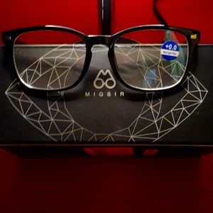 Stylish blue light glasses